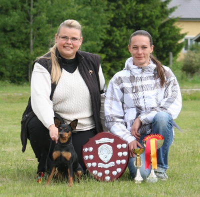 Wiwi, her owner Susa and me.